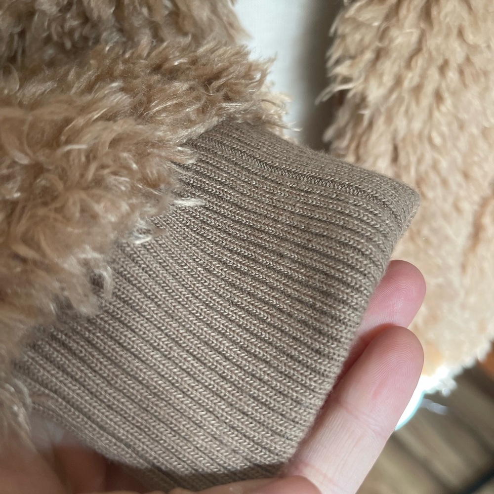 Warm neutral LIKE NEW fuzzy soft teddy coat jacket - Picture 6 of 11